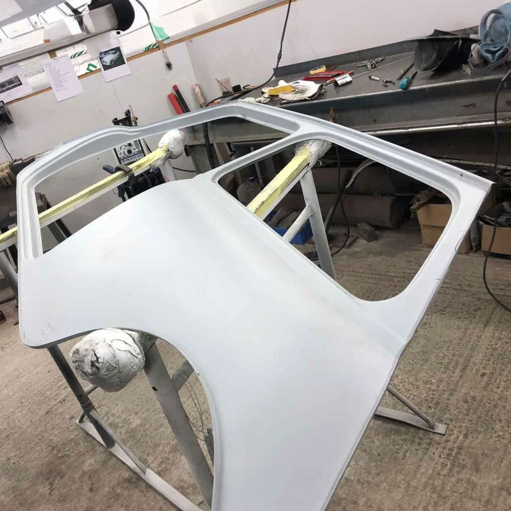 In restoring the Mini Cooper 998 MkII, a discovery was made. The two side panels, when measured from the top gutter, revealed a variation in length. Our commitment to precision means we'll address this!